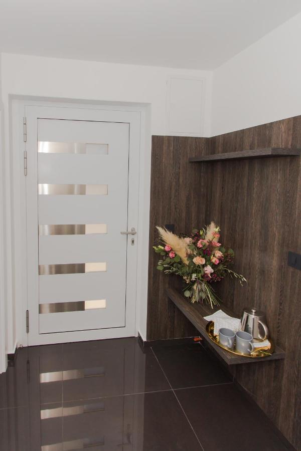 Alexandra Apartments Трибунь Екстер'єр фото