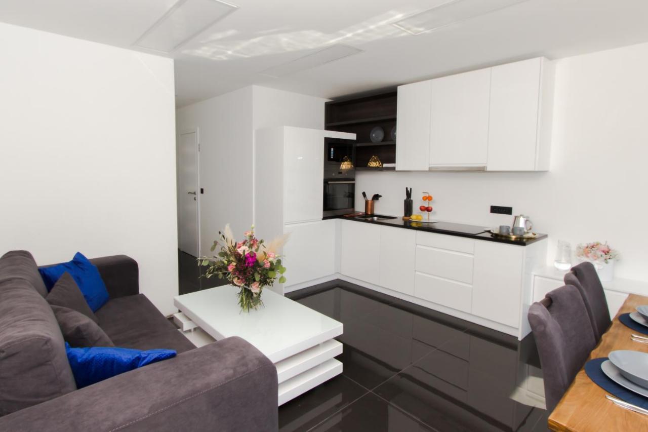 Alexandra Apartments Трибунь Екстер'єр фото