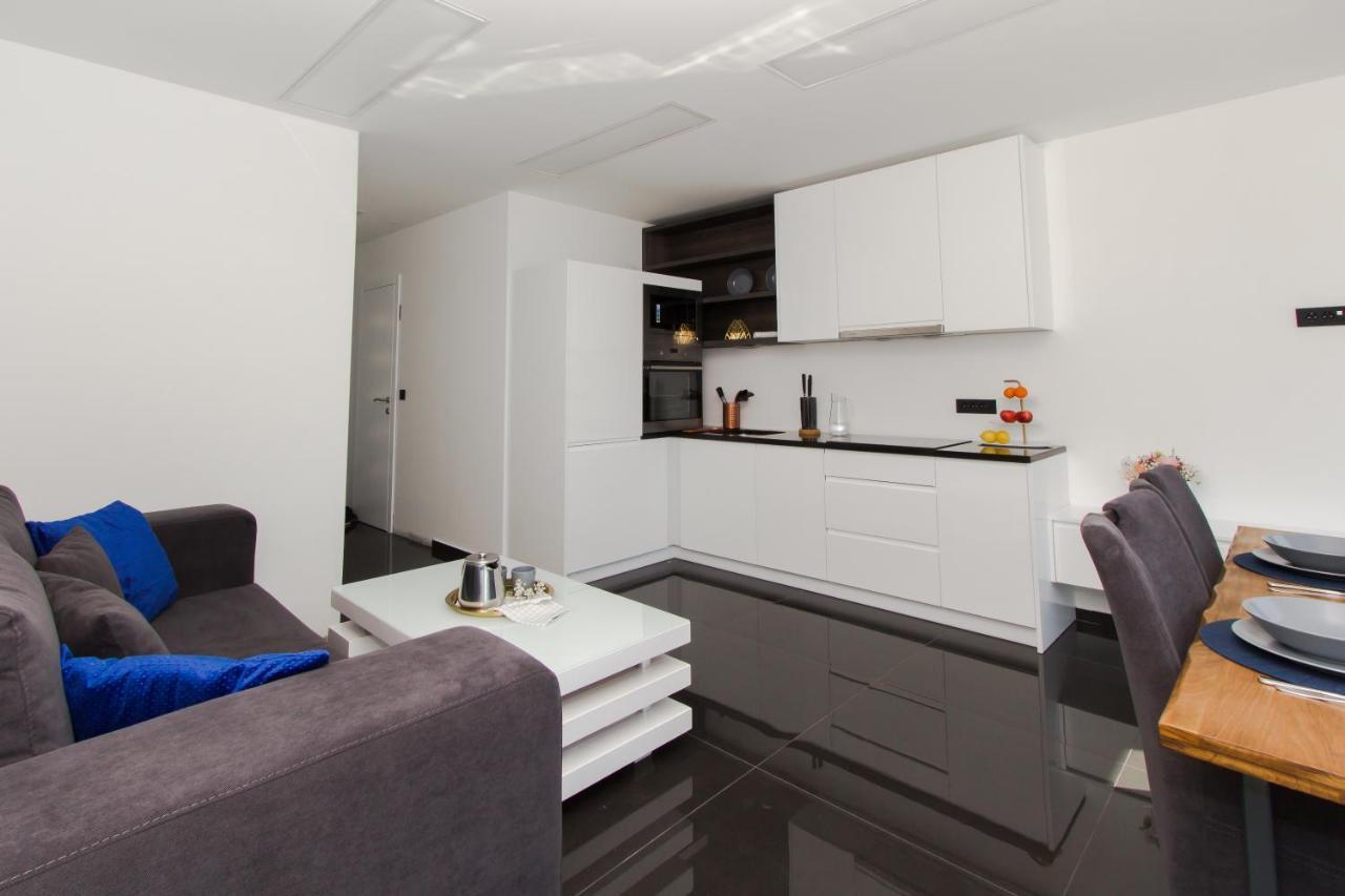 Alexandra Apartments Трибунь Екстер'єр фото