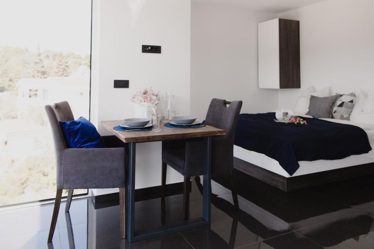 Alexandra Apartments Трибунь Екстер'єр фото